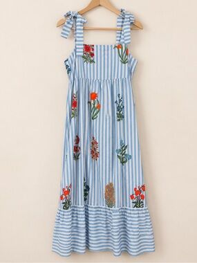 THML Blue & White Striped Floral Maxi Dress Size L NWT